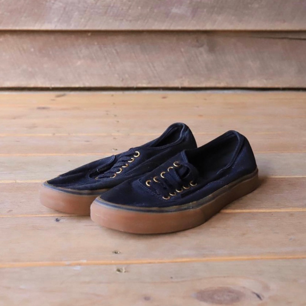 🤘🏻 4 FOR $25 🤘🏻— Vans Classic Authentic